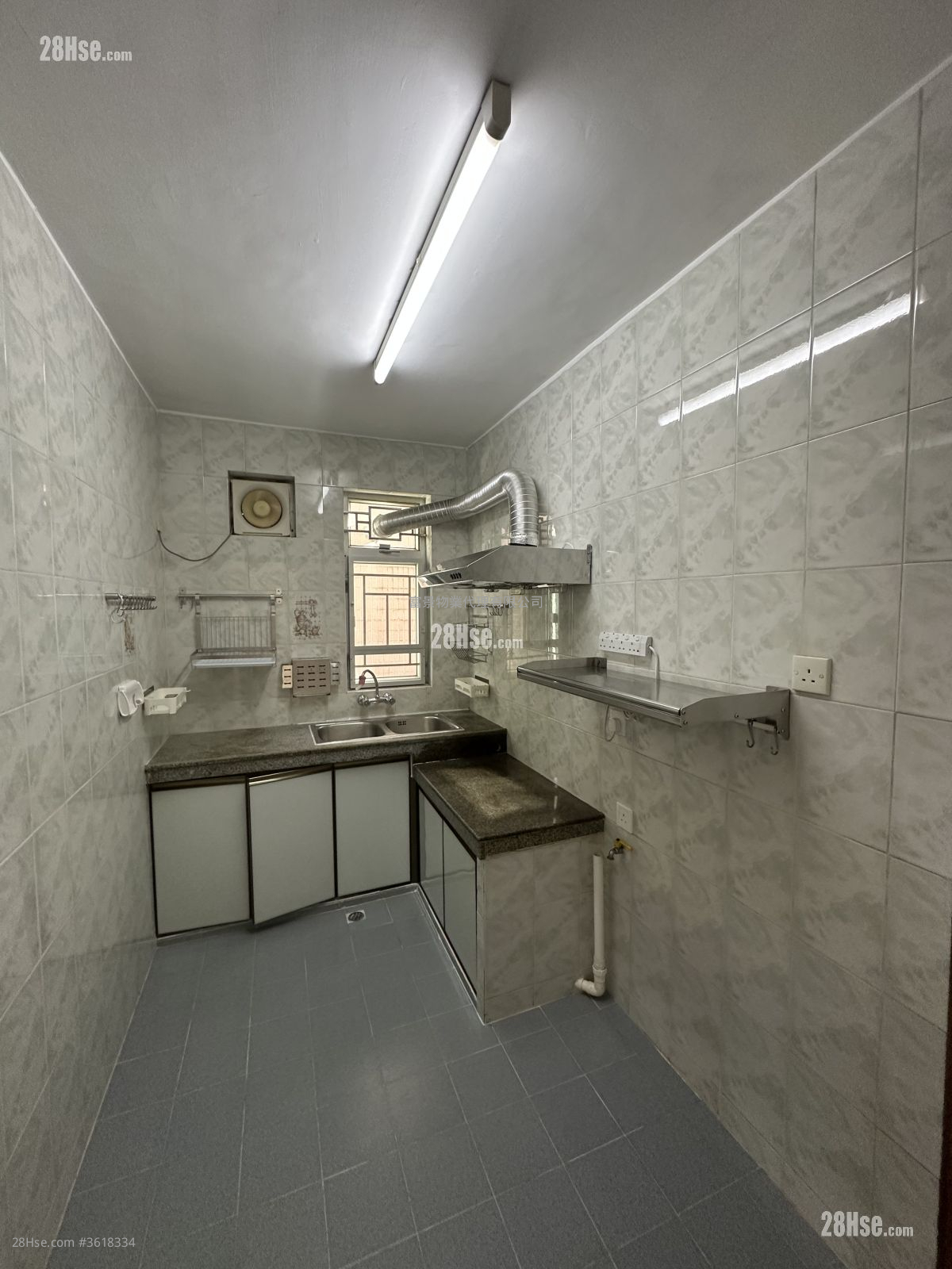 Village Rental 3 Bedrooms , 1 Bathroom 653 ft² Village Rental 3 Bedrooms , 1 Bathroom 653 ft²