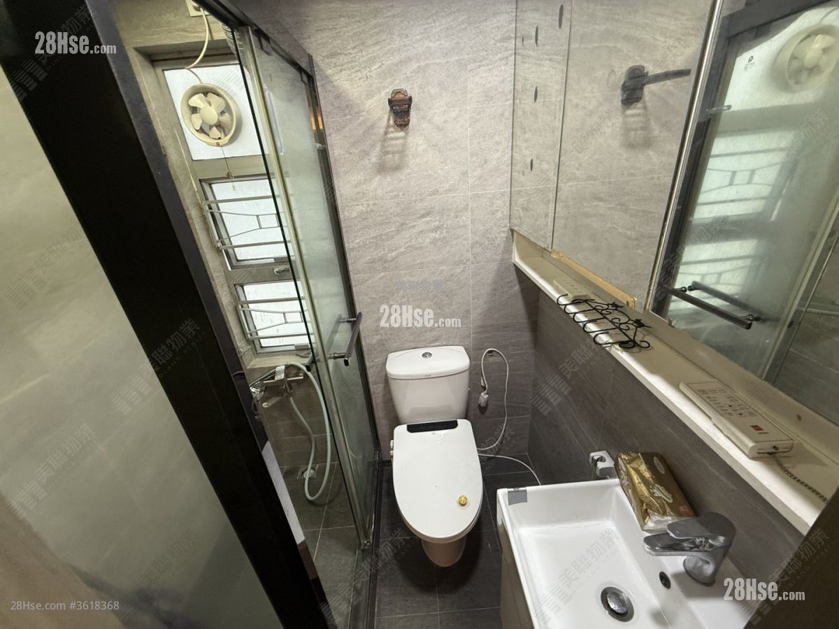 Lucky Plaza Sell 2 Bedrooms , 1 Bathroom 348 ft² Lucky Plaza Sell 2 Bedrooms , 1 Bathroom 348 ft²