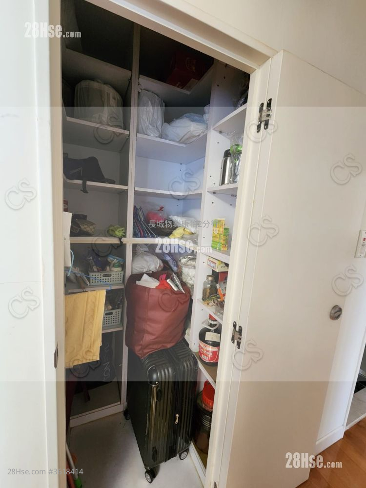 Park Vale Sell 3 Bedrooms , 1 Bathroom 692 ft² Park Vale Sell 3 Bedrooms , 1 Bathroom 692 ft²