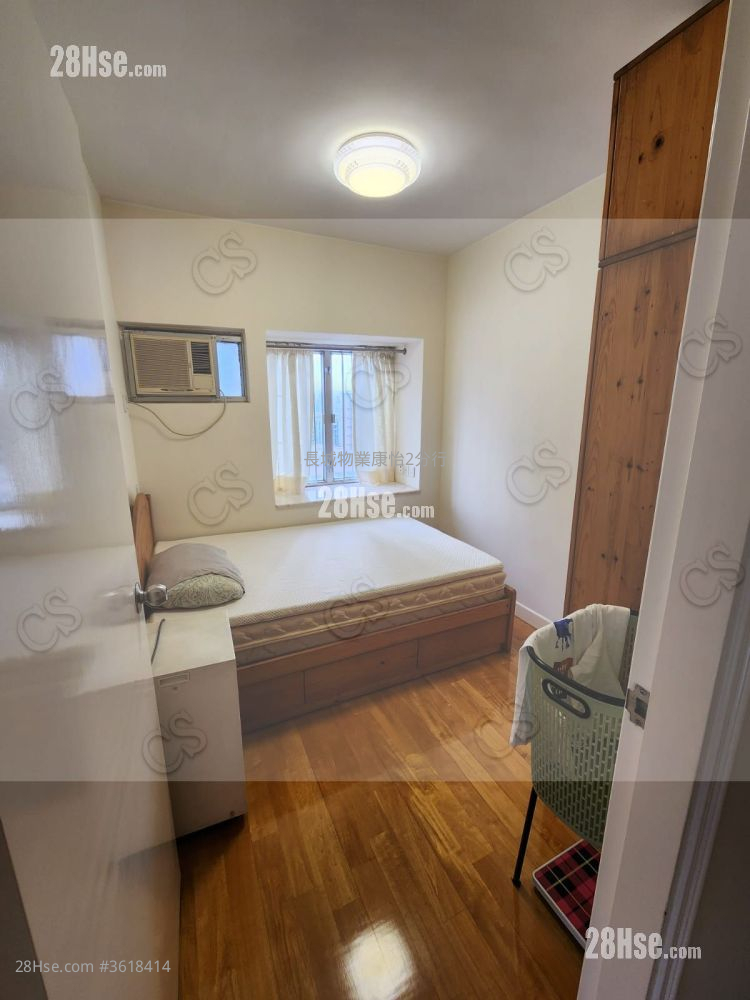 Park Vale Sell 3 Bedrooms , 1 Bathroom 692 ft² Park Vale Sell 3 Bedrooms , 1 Bathroom 692 ft²