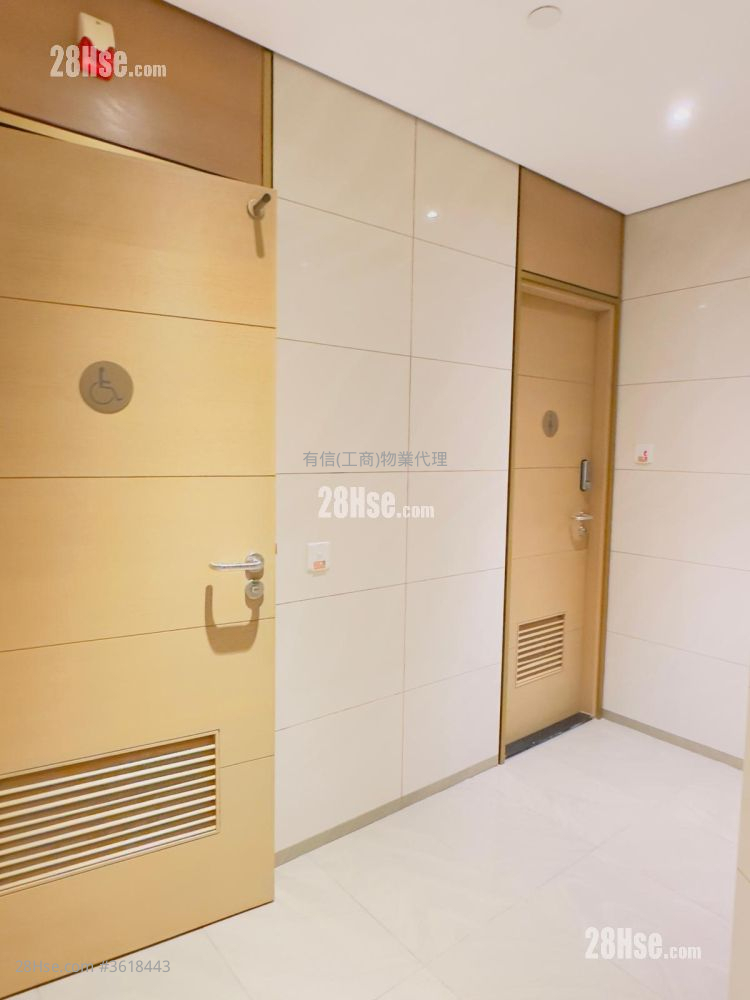 The Globe Rental 1 Toilet 916 ft² The Globe Rental 1 Toilet 916 ft²