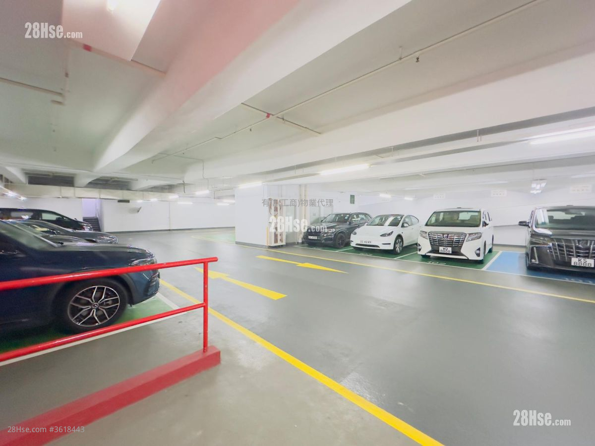 The Globe Rental 1 Toilet 916 ft² The Globe Rental 1 Toilet 916 ft²