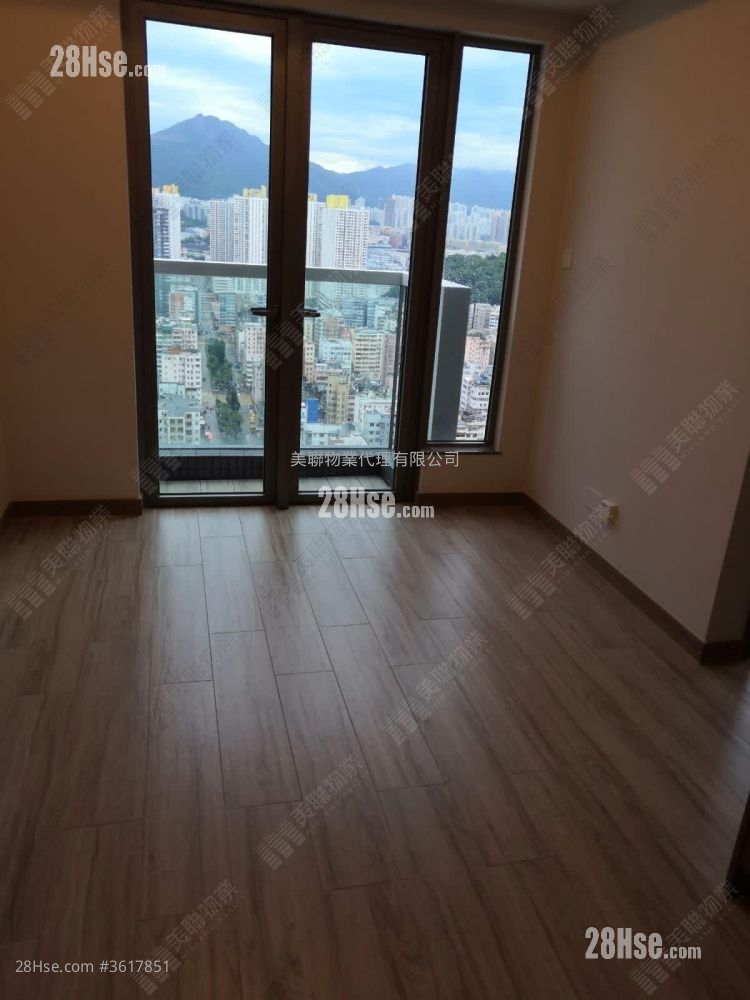 Park One Sell 3 Bedrooms , 1 Bathroom 419 ft² Park One Sell 3 Bedrooms , 1 Bathroom 419 ft²