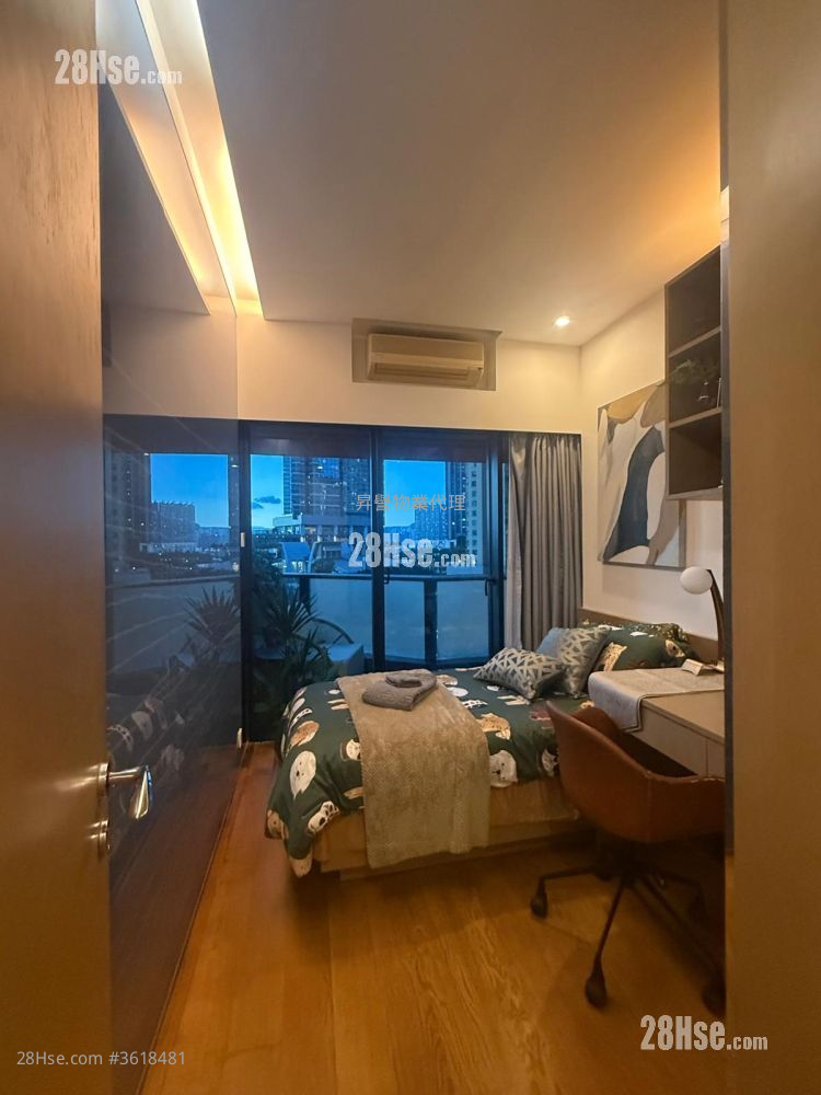 The Arch Rental 3 Bedrooms , 2 Bathrooms 990 ft² The Arch Rental 3 Bedrooms , 2 Bathrooms 990 ft²