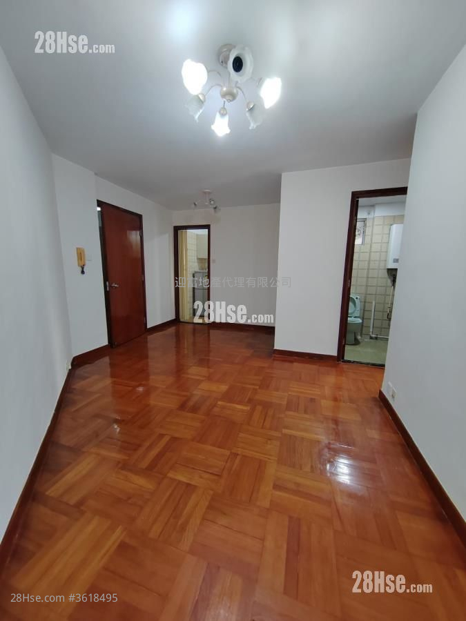Whampoa Garden Sell 2 Bedrooms , 1 Bathroom 389 ft² Whampoa Garden Sell 2 Bedrooms , 1 Bathroom 389 ft²