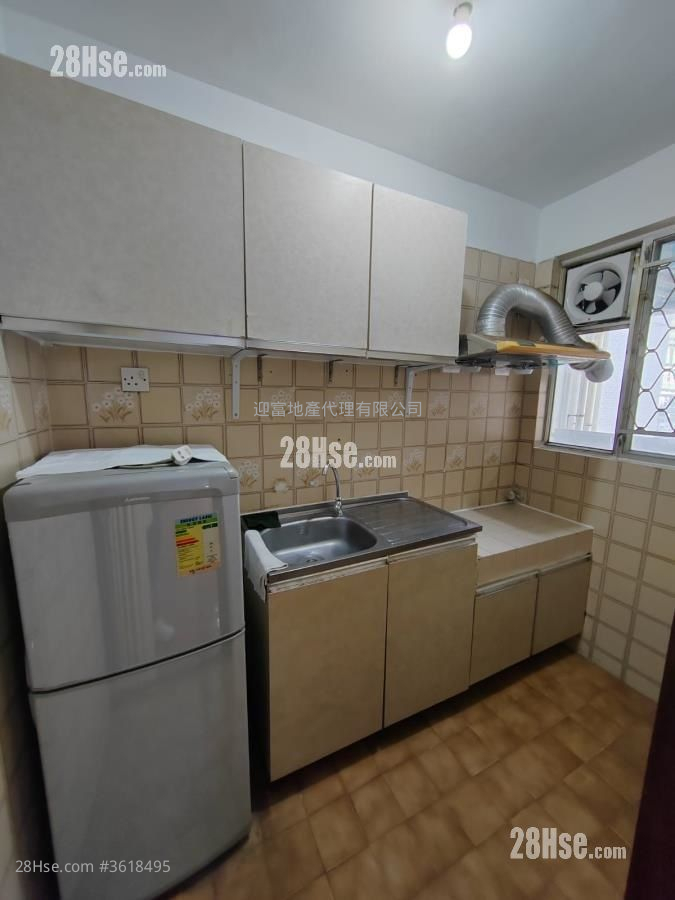 Whampoa Garden Sell 2 Bedrooms , 1 Bathroom 389 ft² Whampoa Garden Sell 2 Bedrooms , 1 Bathroom 389 ft²