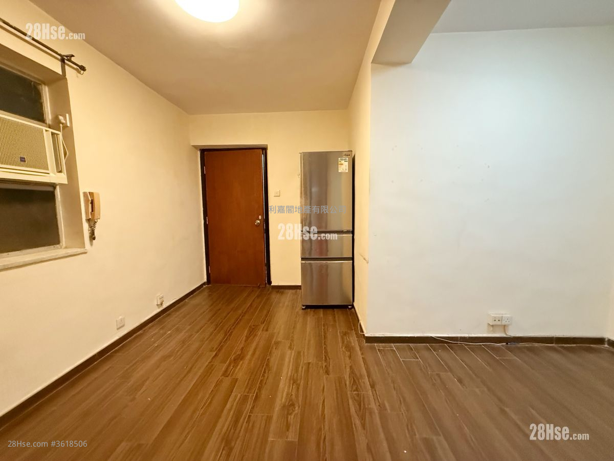 Shatin Centre Sell 2 Bedrooms 378 ft² Shatin Centre Sell 2 Bedrooms 378 ft²