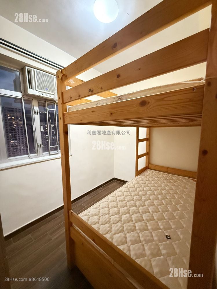 Shatin Centre Sell 2 Bedrooms 378 ft² Shatin Centre Sell 2 Bedrooms 378 ft²