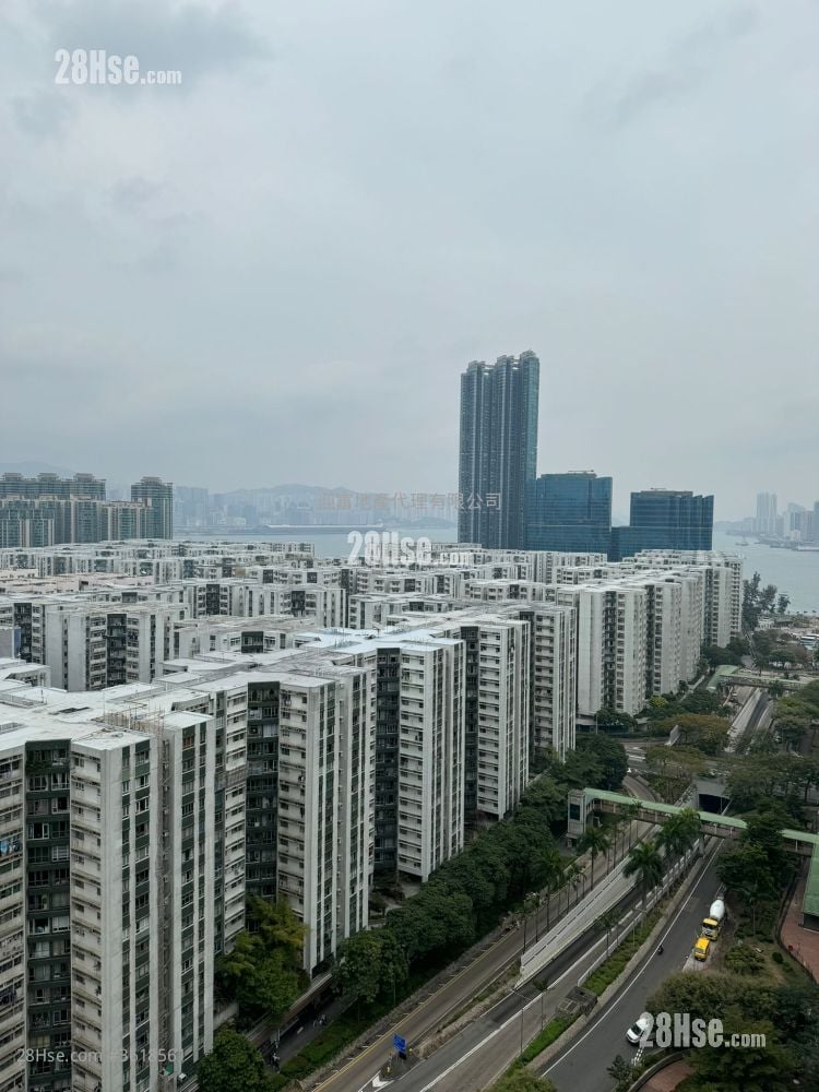 Royal Peninsula Rental 2 Bedrooms , 1 Bathroom 561 ft²