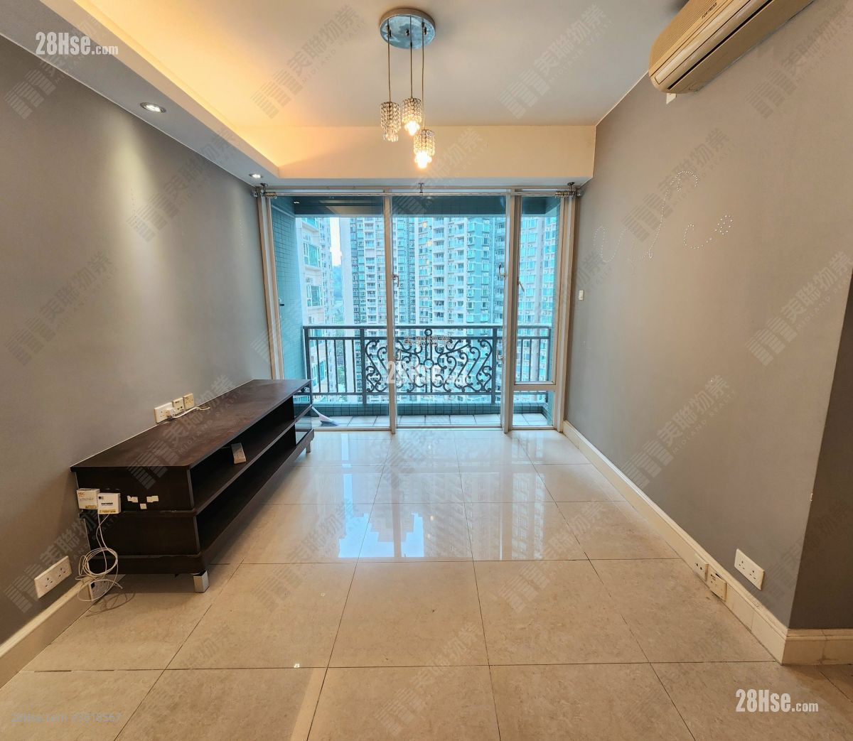 Metro Town Sell 3 Bedrooms , 2 Bathrooms 629 ft² Metro Town Sell 3 Bedrooms , 2 Bathrooms 629 ft²