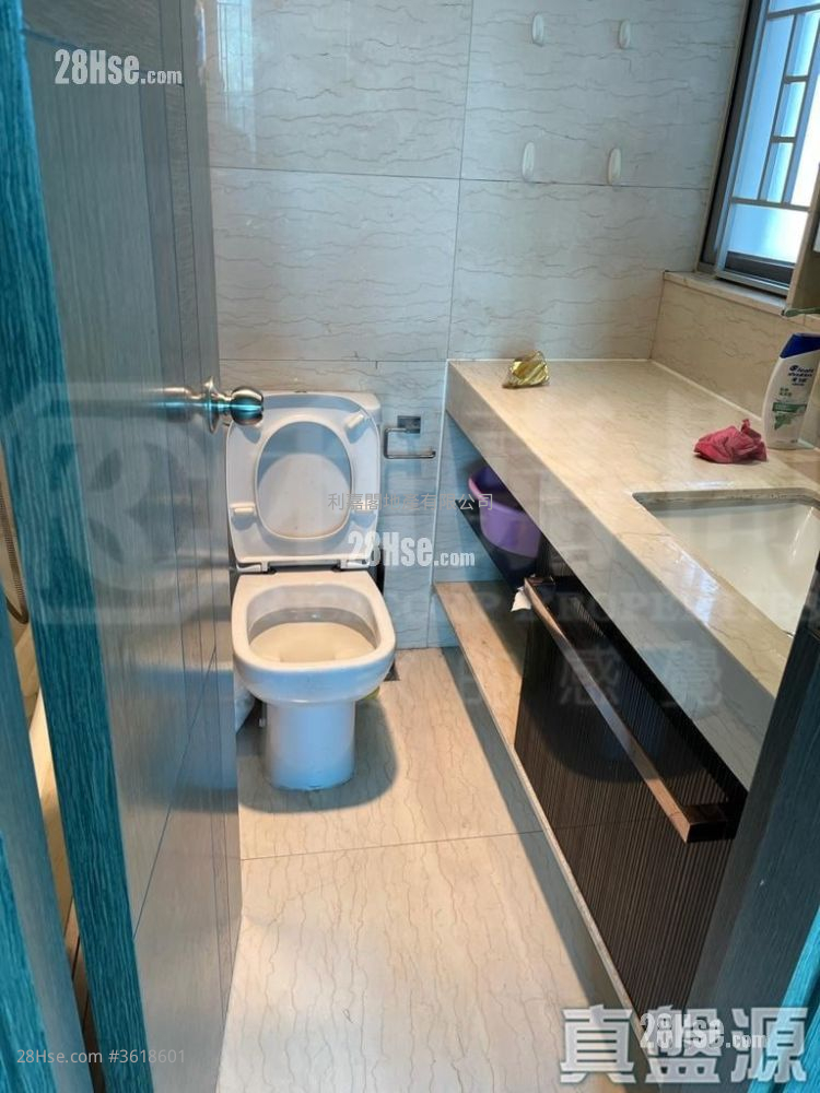 The Riverpark Sell 2 Bedrooms , 2 Bathrooms 725 ft² The Riverpark Sell 2 Bedrooms , 2 Bathrooms 725 ft²