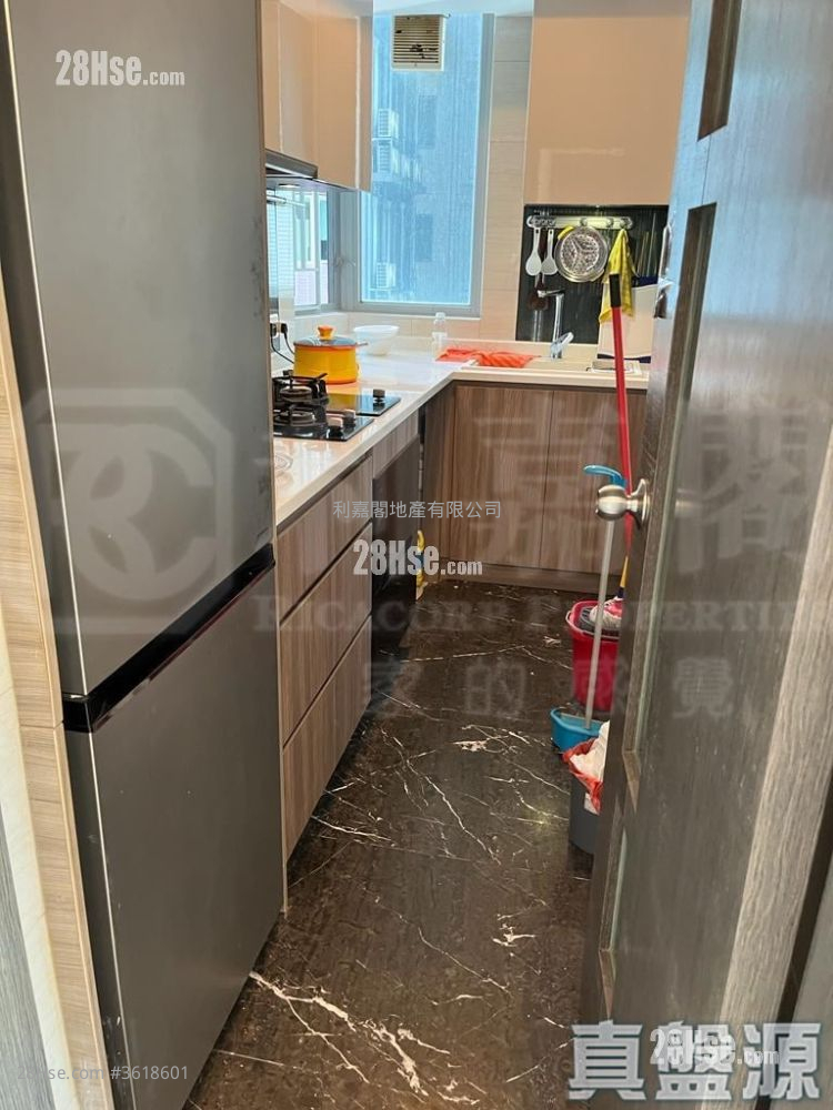 The Riverpark Sell 2 Bedrooms , 2 Bathrooms 725 ft² The Riverpark Sell 2 Bedrooms , 2 Bathrooms 725 ft²