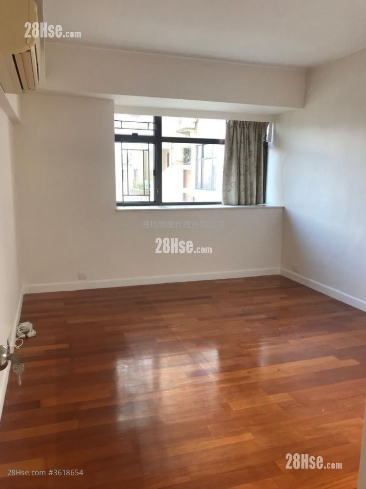 Cumine Court Sell 4 Bedrooms , 3 Bathrooms 1,457 ft² Cumine Court Sell 4 Bedrooms , 3 Bathrooms 1,457 ft²
