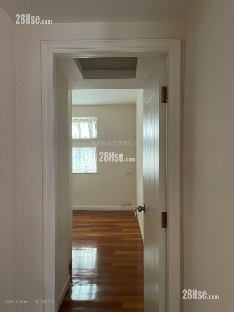Cumine Court Sell 4 Bedrooms , 3 Bathrooms 1,457 ft² Cumine Court Sell 4 Bedrooms , 3 Bathrooms 1,457 ft²