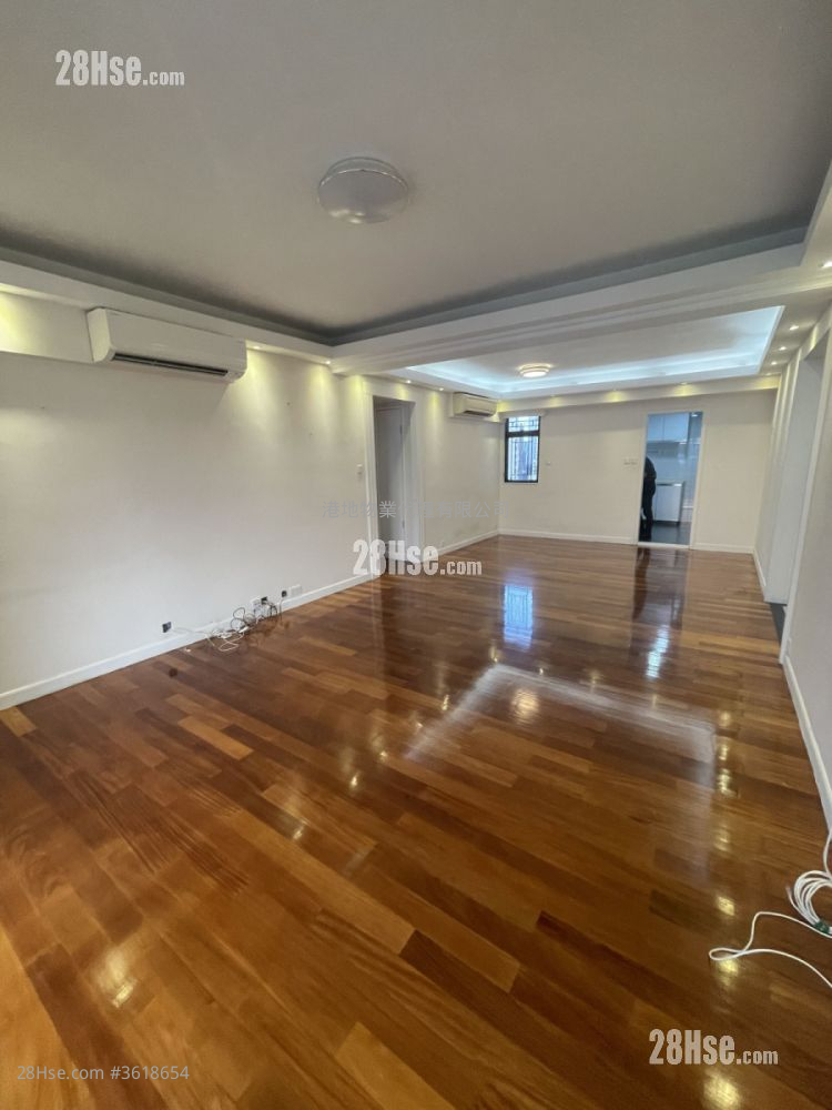 Cumine Court Sell 4 Bedrooms , 3 Bathrooms 1,457 ft² Cumine Court Sell 4 Bedrooms , 3 Bathrooms 1,457 ft²