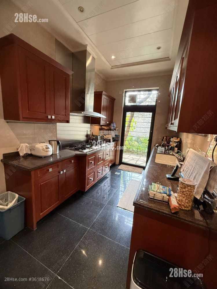 御林皇府 售盤 5+ 房 , 4 浴室 3,003 平方呎 御林皇府 售盤 5+ 房 , 4 浴室 3,003 平方呎