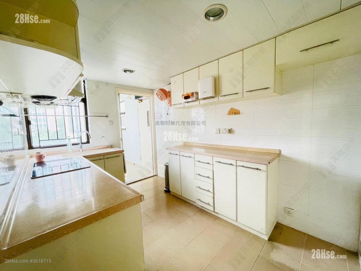 Celebrity Garden Sell 3 Bedrooms , 2 Bathrooms 828 ft² Celebrity Garden Sell 3 Bedrooms , 2 Bathrooms 828 ft²