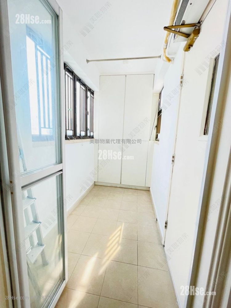 Celebrity Garden Sell 3 Bedrooms , 2 Bathrooms 828 ft² Celebrity Garden Sell 3 Bedrooms , 2 Bathrooms 828 ft²