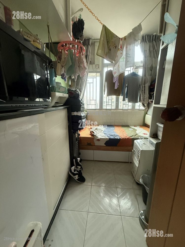 King Shing Court Sell 3 Bedrooms 598 ft² King Shing Court Sell 3 Bedrooms 598 ft²
