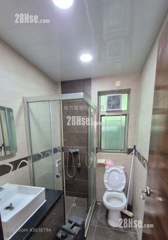 Village Rental 3 Bedrooms , 1 Bathroom 700 ft² Village Rental 3 Bedrooms , 1 Bathroom 700 ft²