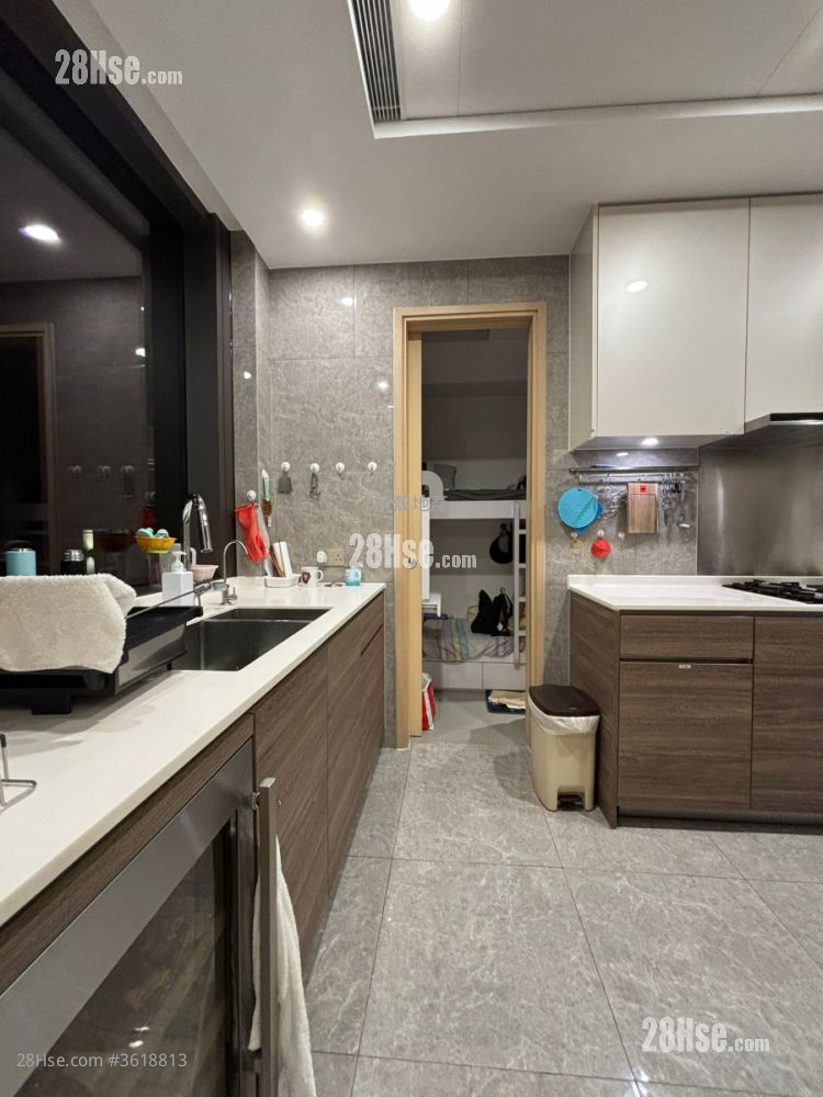 Crescent Green Sell 3 Bedrooms , 2 Bathrooms 1,012 ft² Crescent Green Sell 3 Bedrooms , 2 Bathrooms 1,012 ft²