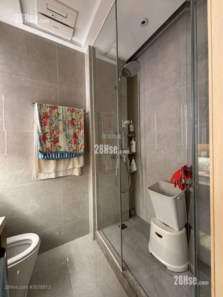 Crescent Green Sell 3 Bedrooms , 2 Bathrooms 1,012 ft² Crescent Green Sell 3 Bedrooms , 2 Bathrooms 1,012 ft²