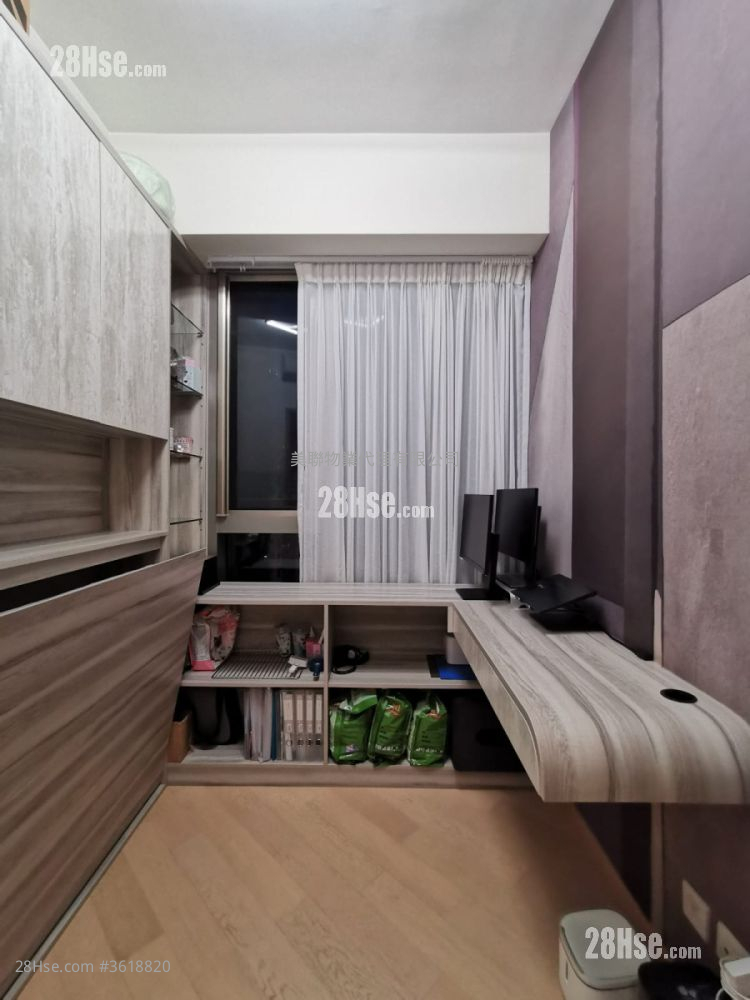 Grand Central Sell 3 Bedrooms , 2 Bathrooms 828 ft² Grand Central Sell 3 Bedrooms , 2 Bathrooms 828 ft²