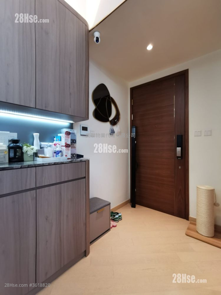 Grand Central Sell 3 Bedrooms , 2 Bathrooms 828 ft² Grand Central Sell 3 Bedrooms , 2 Bathrooms 828 ft²