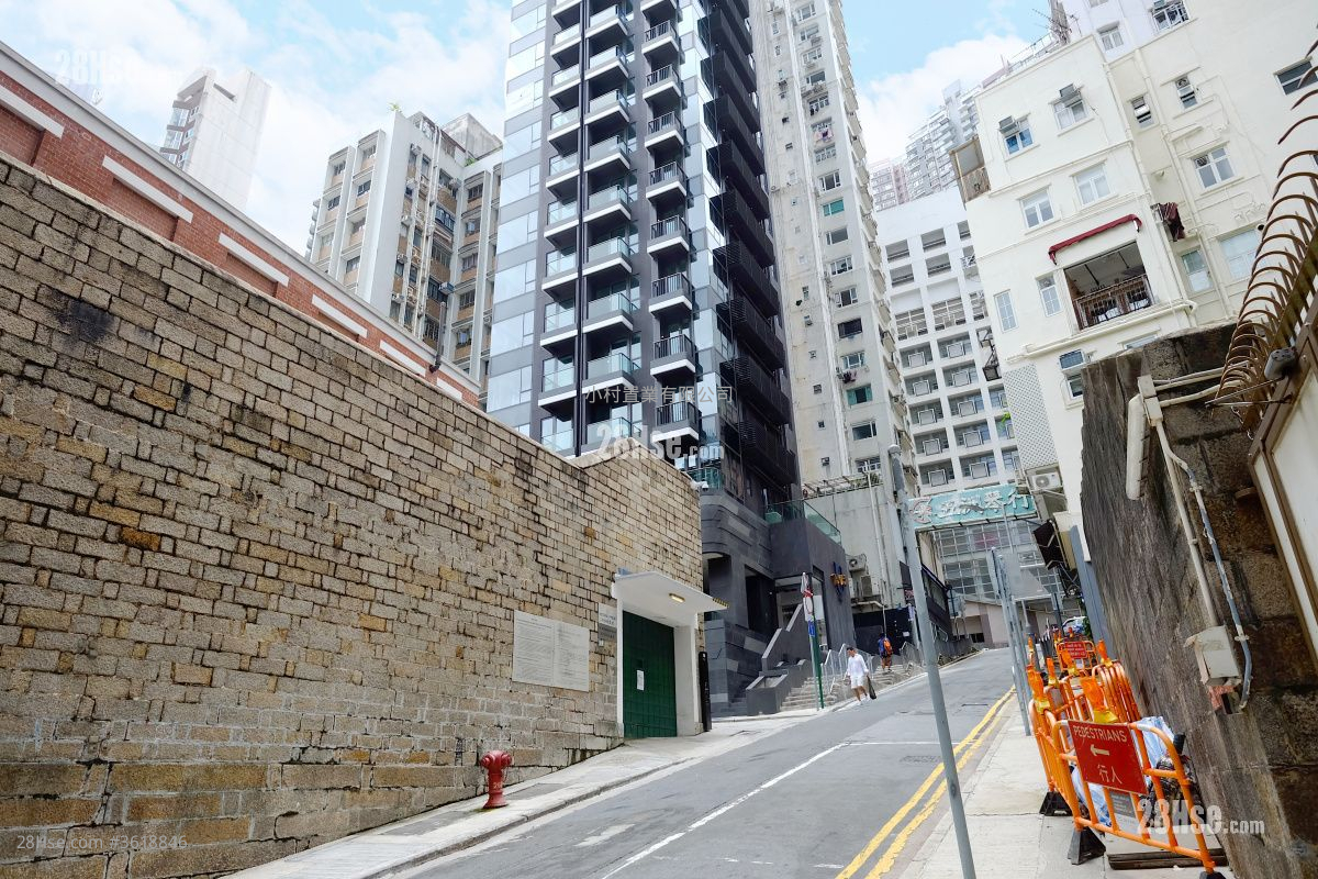 building outlook: The Unit Soho Rental 1 Bedroom , 1 Bathroom 241 ft² building outlook: The Unit Soho Rental 1 Bedroom , 1 Bathroom 241 ft²