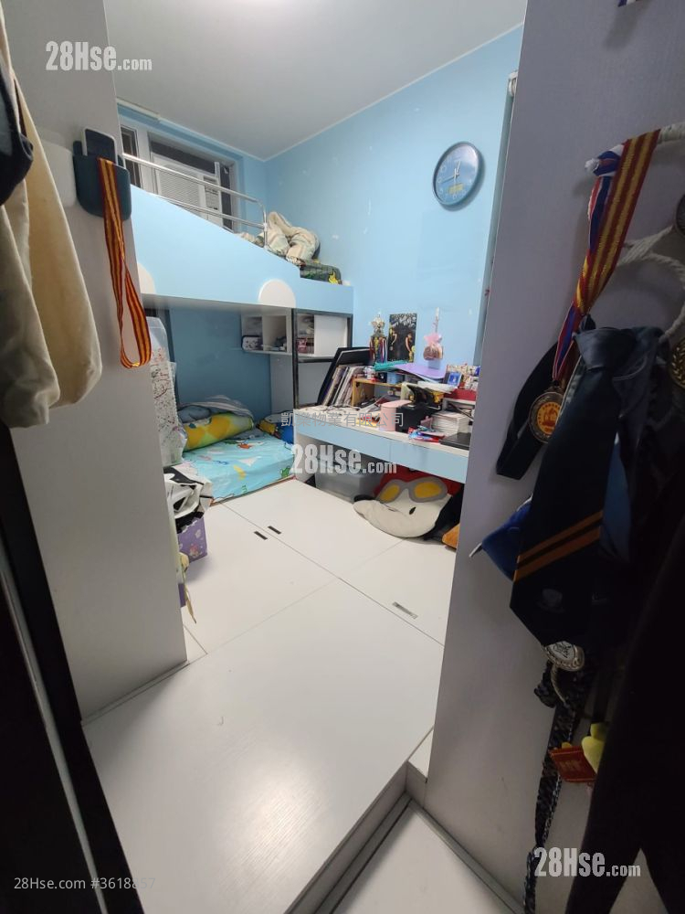 Choi Hing Court Sell 2 Bedrooms , 1 Bathroom 372 ft² Choi Hing Court Sell 2 Bedrooms , 1 Bathroom 372 ft²