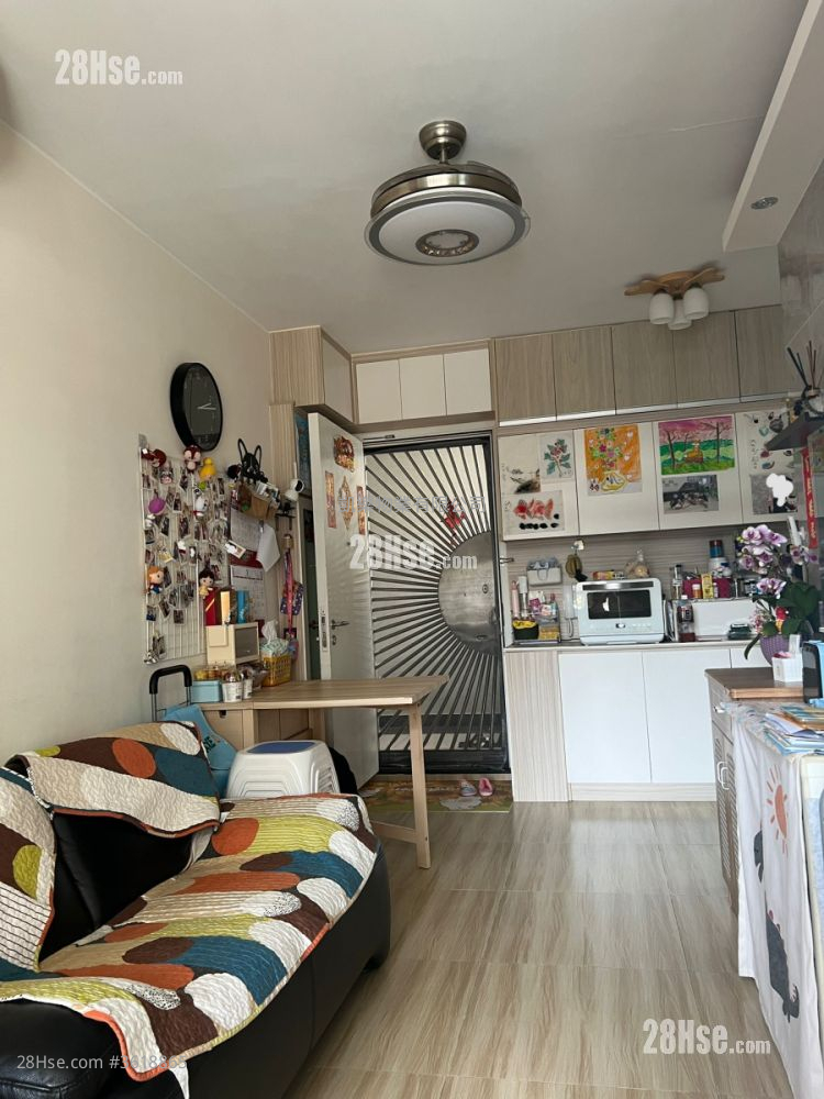 Choi Hing Court Sell 2 Bedrooms , 1 Bathroom 452 ft² Choi Hing Court Sell 2 Bedrooms , 1 Bathroom 452 ft²