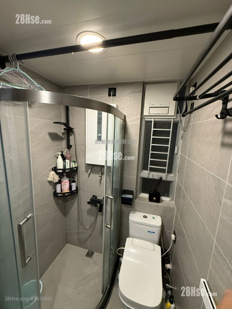 Choi Hing Court Sell 2 Bedrooms , 1 Bathroom 443 ft² Choi Hing Court Sell 2 Bedrooms , 1 Bathroom 443 ft²