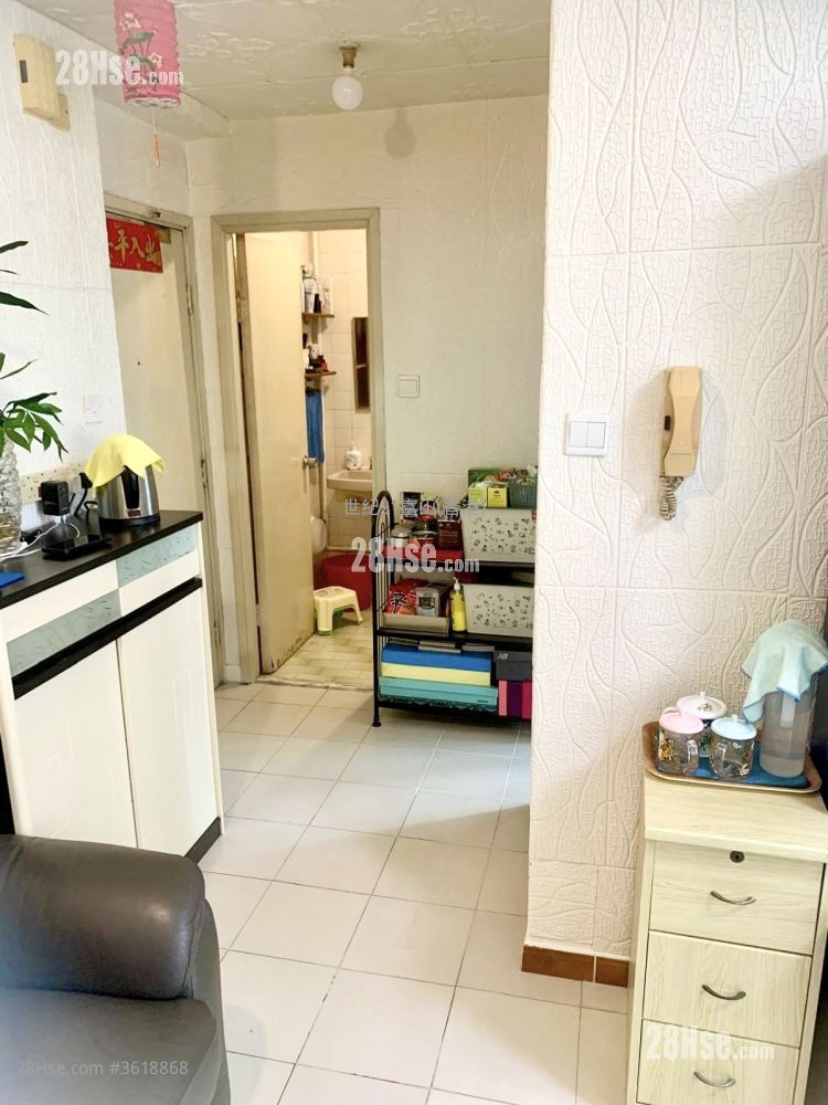 Lung Poon Court Sell 2 Bedrooms , 1 Bathroom 383 ft² Lung Poon Court Sell 2 Bedrooms , 1 Bathroom 383 ft²