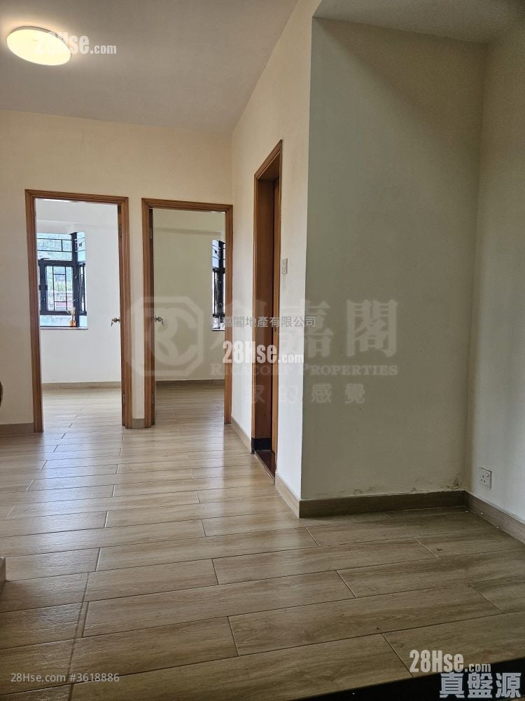 Wai Wah Centre Sell 2 Bedrooms 358 ft² Wai Wah Centre Sell 2 Bedrooms 358 ft²