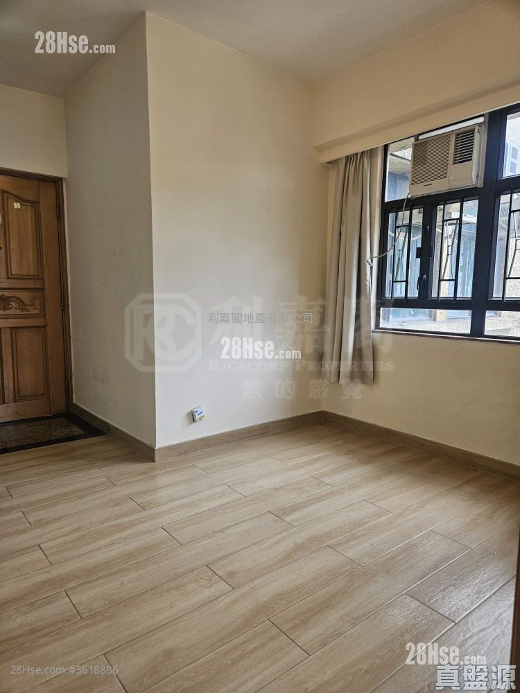 Wai Wah Centre Sell 2 Bedrooms 358 ft² Wai Wah Centre Sell 2 Bedrooms 358 ft²