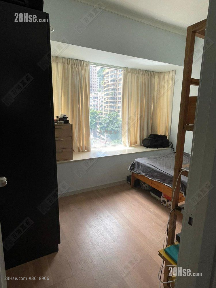 Bonham Court Sell 2 Bedrooms , 1 Bathroom 470 ft² Bonham Court Sell 2 Bedrooms , 1 Bathroom 470 ft²