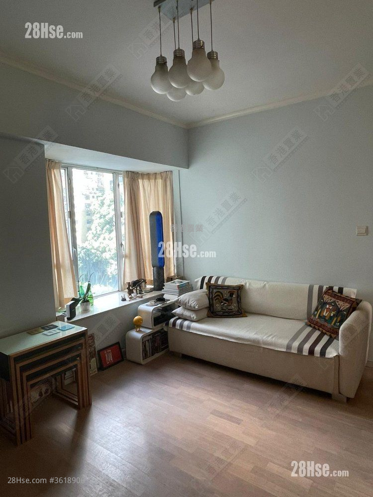 Bonham Court Sell 2 Bedrooms , 1 Bathroom 470 ft² Bonham Court Sell 2 Bedrooms , 1 Bathroom 470 ft²