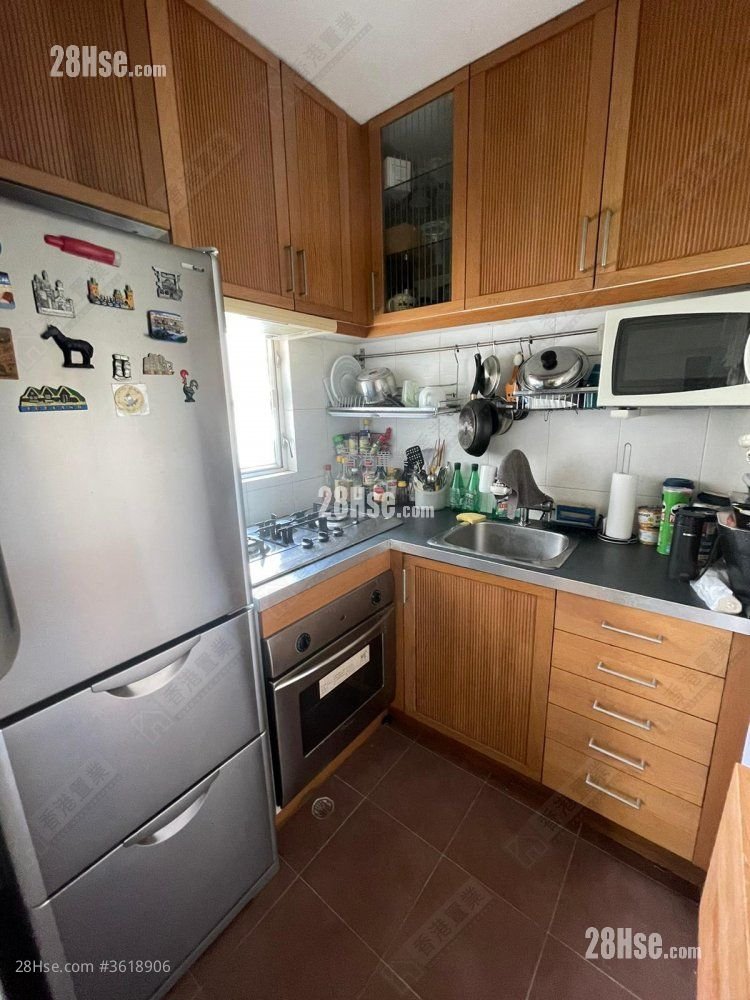 Bonham Court Sell 2 Bedrooms , 1 Bathroom 470 ft² Bonham Court Sell 2 Bedrooms , 1 Bathroom 470 ft²