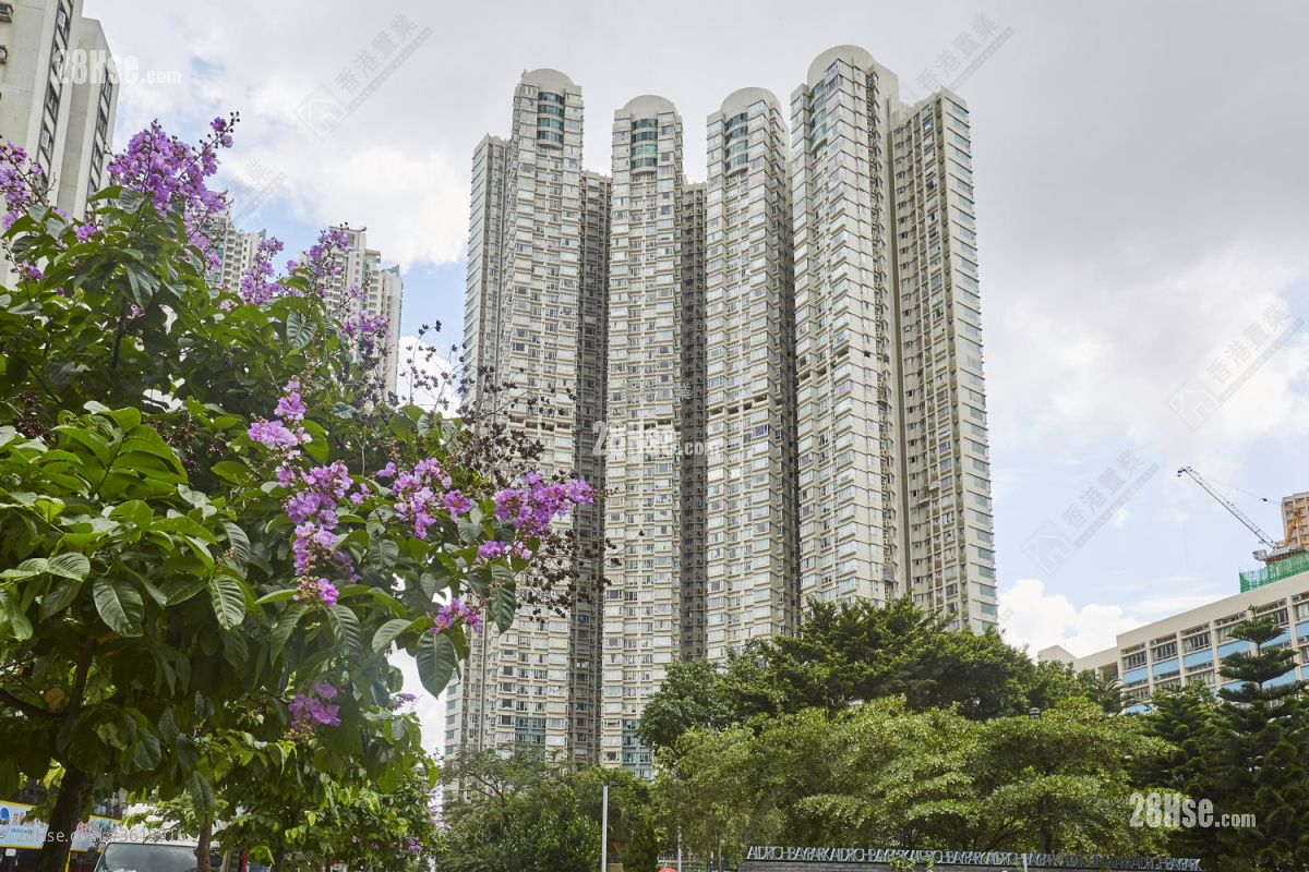 Les Saisons Sell 3 Bedrooms , 3 Bathrooms 868 ft² Les Saisons Sell 3 Bedrooms , 3 Bathrooms 868 ft²