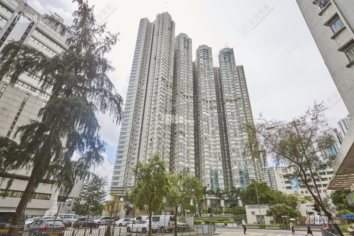 Les Saisons Sell 3 Bedrooms , 3 Bathrooms 868 ft² Les Saisons Sell 3 Bedrooms , 3 Bathrooms 868 ft²