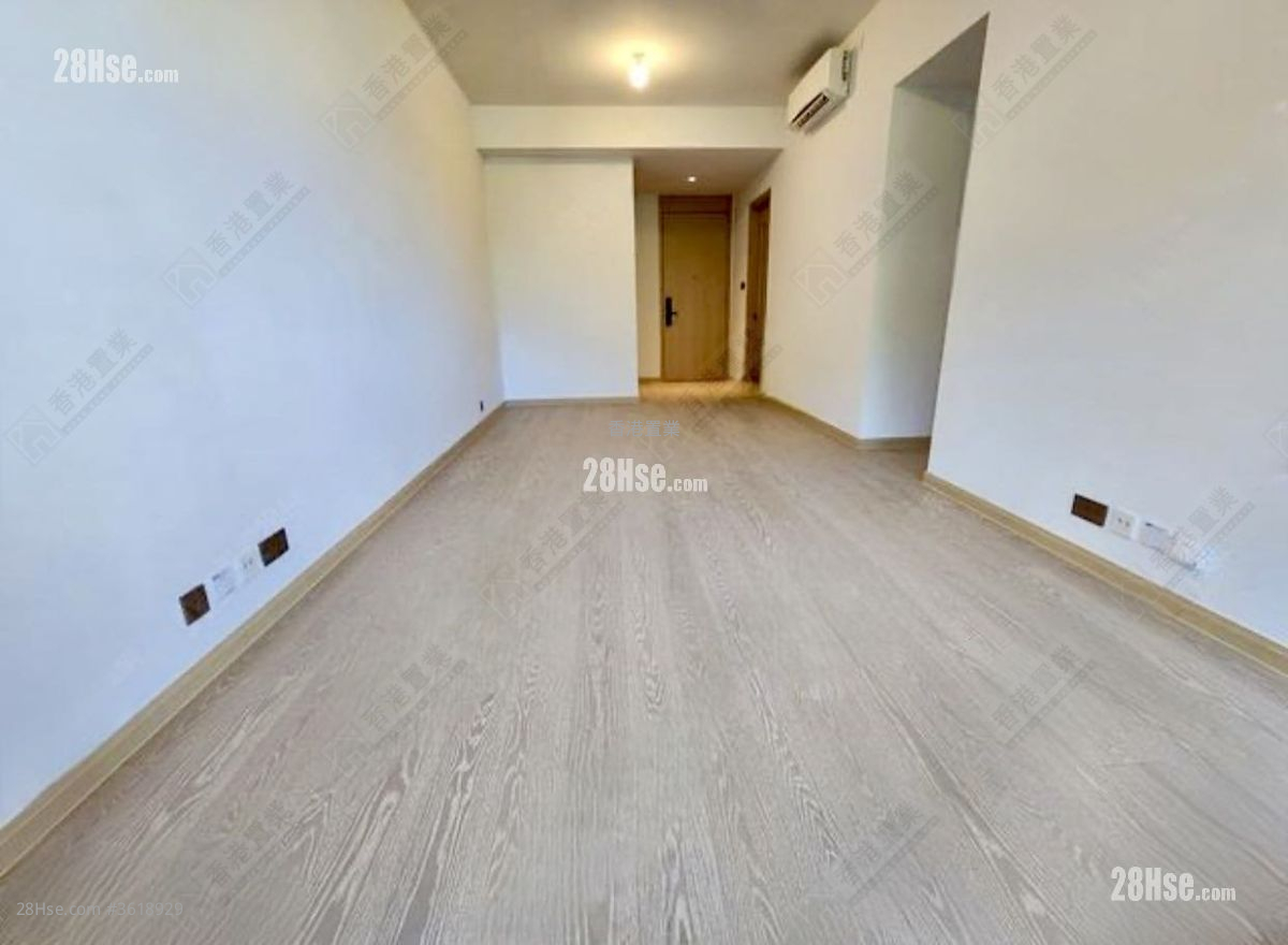 The Southside Rental 3 Bedrooms , 3 Bathrooms 915 ft² The Southside Rental 3 Bedrooms , 3 Bathrooms 915 ft²