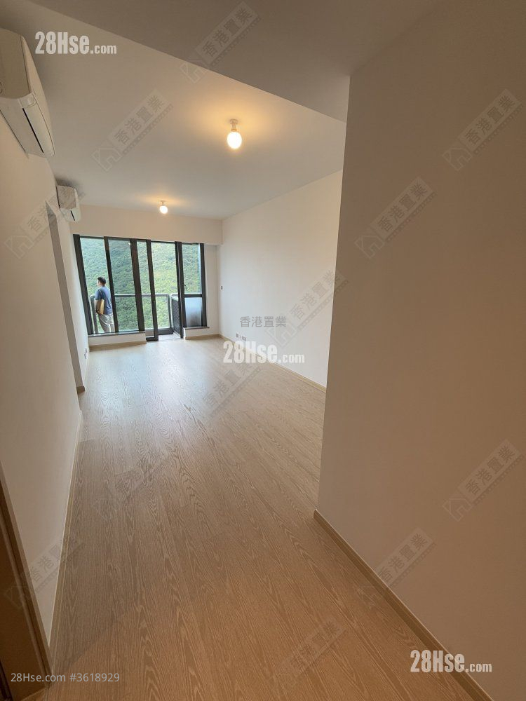 The Southside Rental 3 Bedrooms , 3 Bathrooms 915 ft² The Southside Rental 3 Bedrooms , 3 Bathrooms 915 ft²