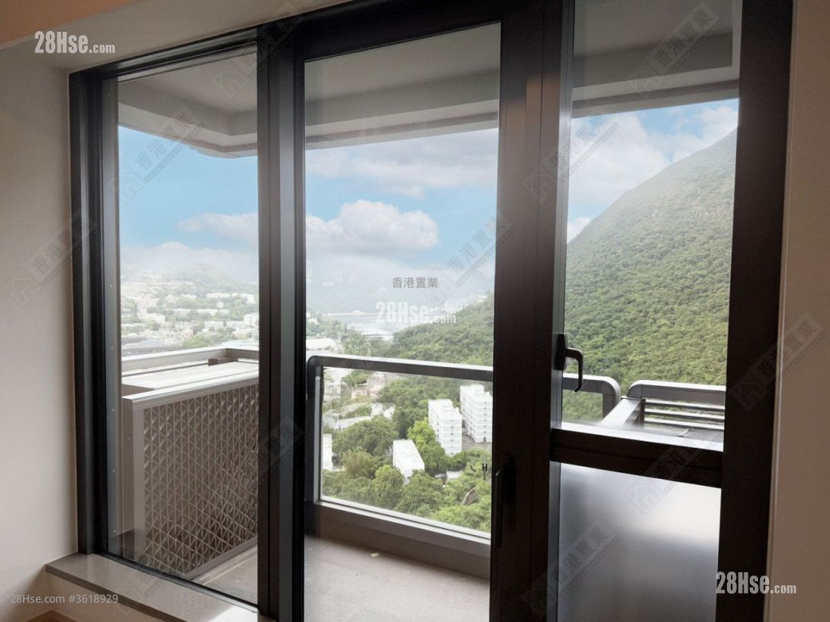 The Southside Rental 3 Bedrooms , 3 Bathrooms 915 ft² The Southside Rental 3 Bedrooms , 3 Bathrooms 915 ft²