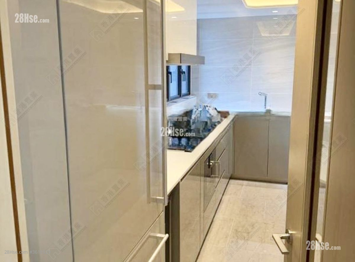 The Southside Rental 3 Bedrooms , 3 Bathrooms 915 ft² The Southside Rental 3 Bedrooms , 3 Bathrooms 915 ft²