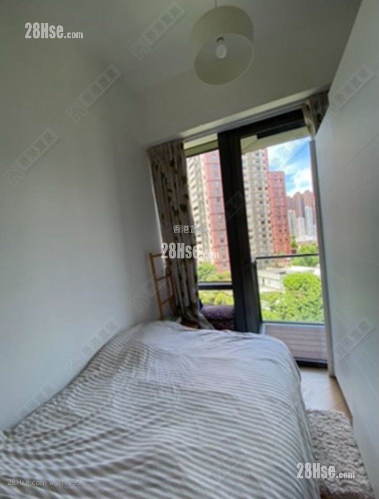 Jones Hive Sell 2 Bedrooms , 1 Bathroom 439 ft² Jones Hive Sell 2 Bedrooms , 1 Bathroom 439 ft²