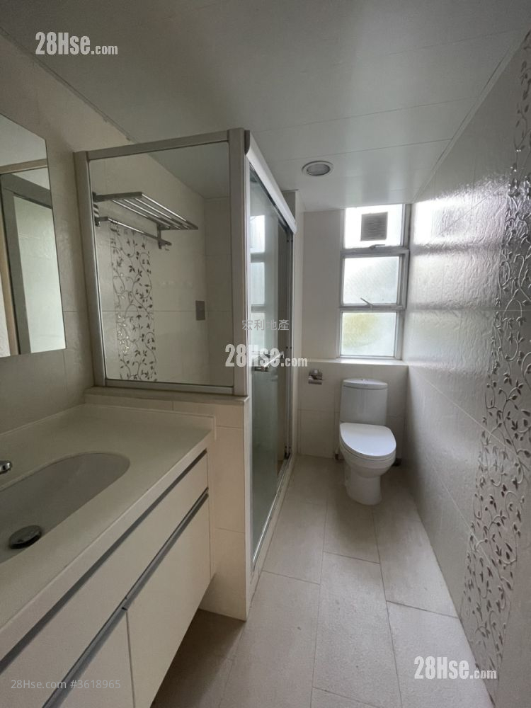 Yuet Chui Court Sell 4 Bedrooms , 1 Bathroom 645 ft² Yuet Chui Court Sell 4 Bedrooms , 1 Bathroom 645 ft²