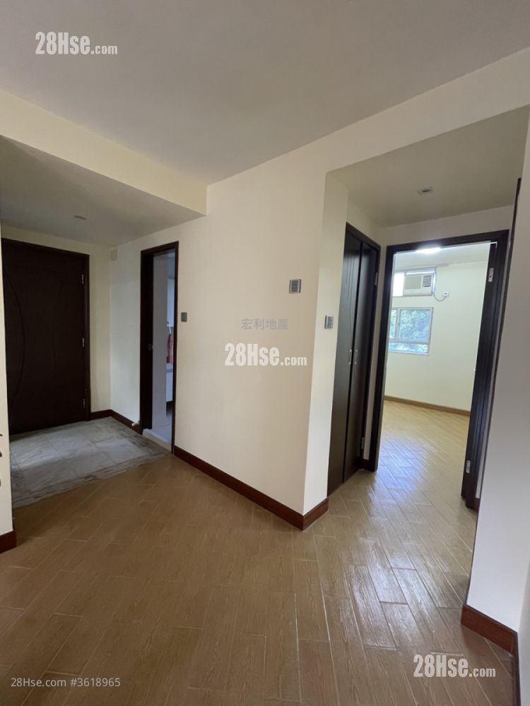 Yuet Chui Court Sell 4 Bedrooms , 1 Bathroom 645 ft² Yuet Chui Court Sell 4 Bedrooms , 1 Bathroom 645 ft²