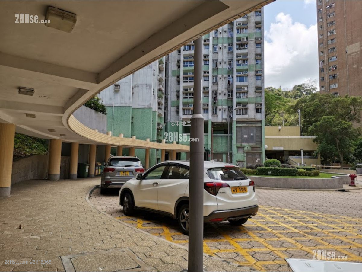 Yuet Chui Court Sell 4 Bedrooms , 1 Bathroom 645 ft² Yuet Chui Court Sell 4 Bedrooms , 1 Bathroom 645 ft²
