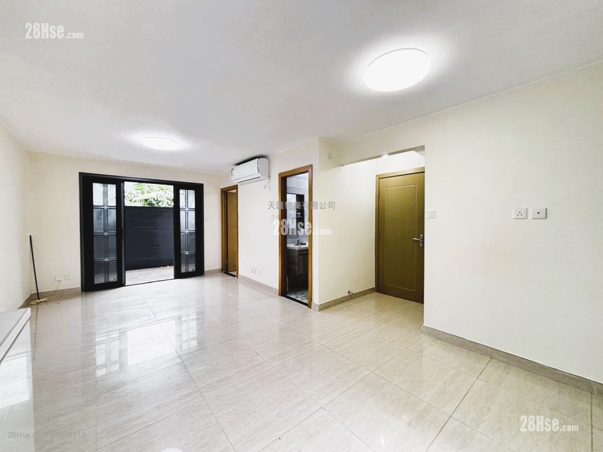 Village Rental 3 Bedrooms , 2 Bathrooms 700 ft² Village Rental 3 Bedrooms , 2 Bathrooms 700 ft²