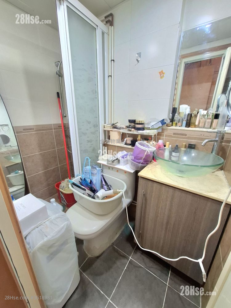 Kim Tak Building Sell 3 Bedrooms , 3 Bathrooms 611 ft² Kim Tak Building Sell 3 Bedrooms , 3 Bathrooms 611 ft²